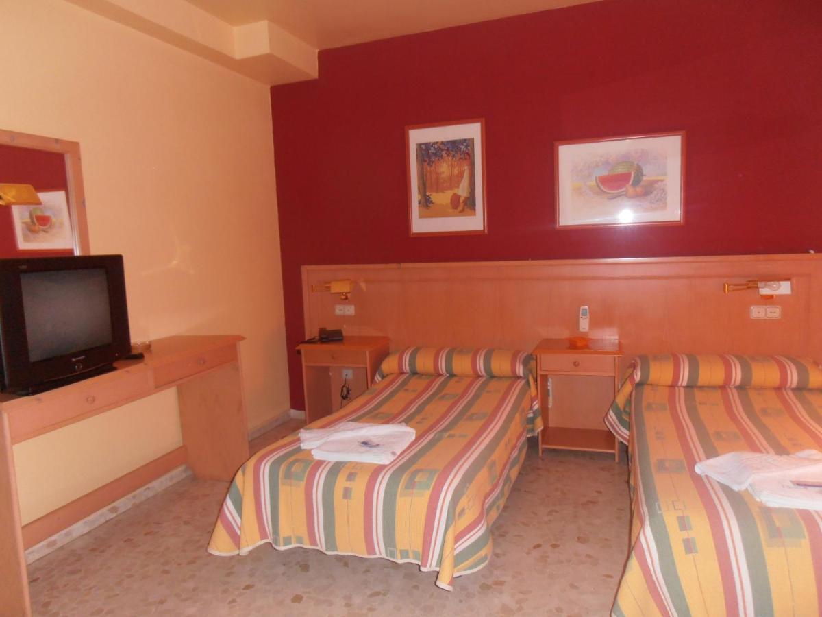 Hostal Carlos III El Ejido Extérieur photo