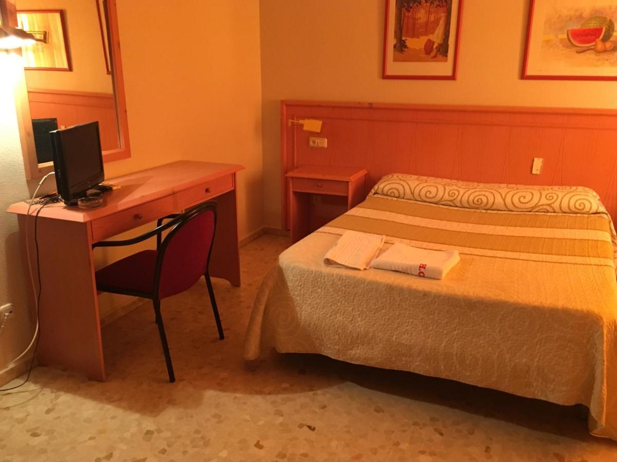 Hostal Carlos III El Ejido Extérieur photo