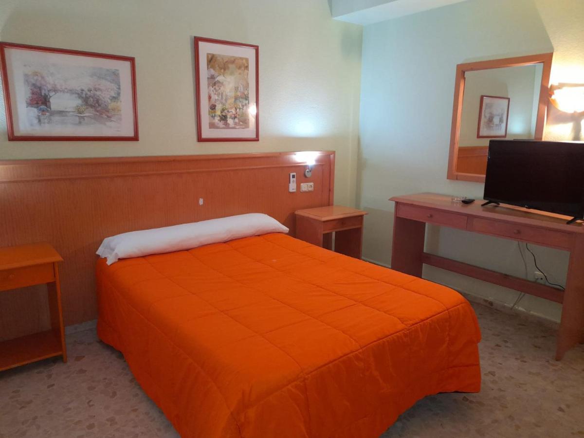 Hostal Carlos III El Ejido Extérieur photo