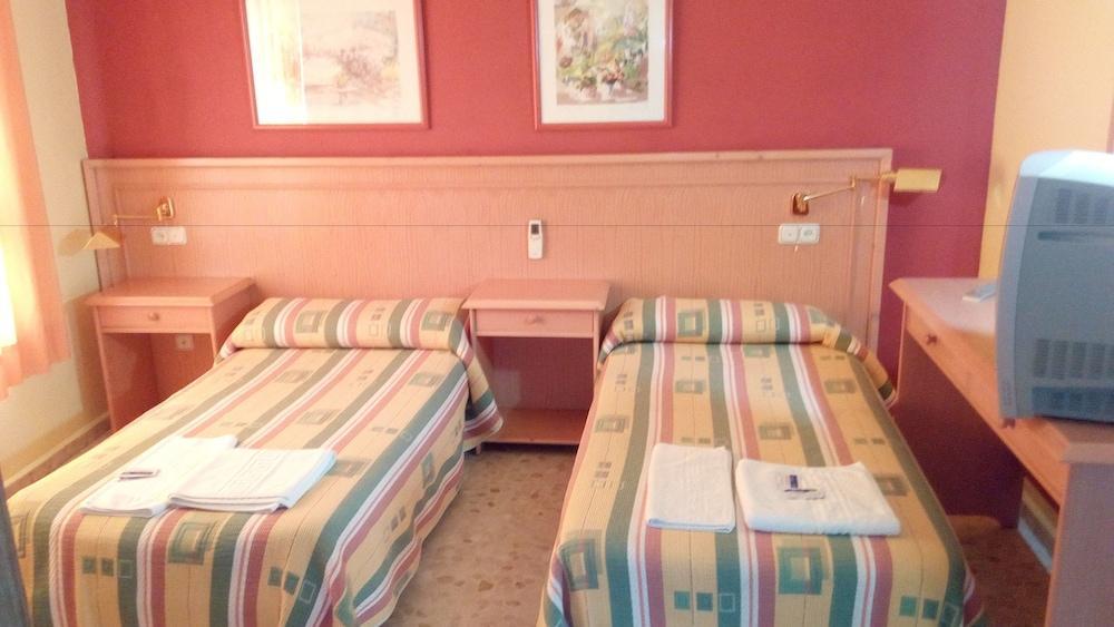 Hostal Carlos III El Ejido Extérieur photo